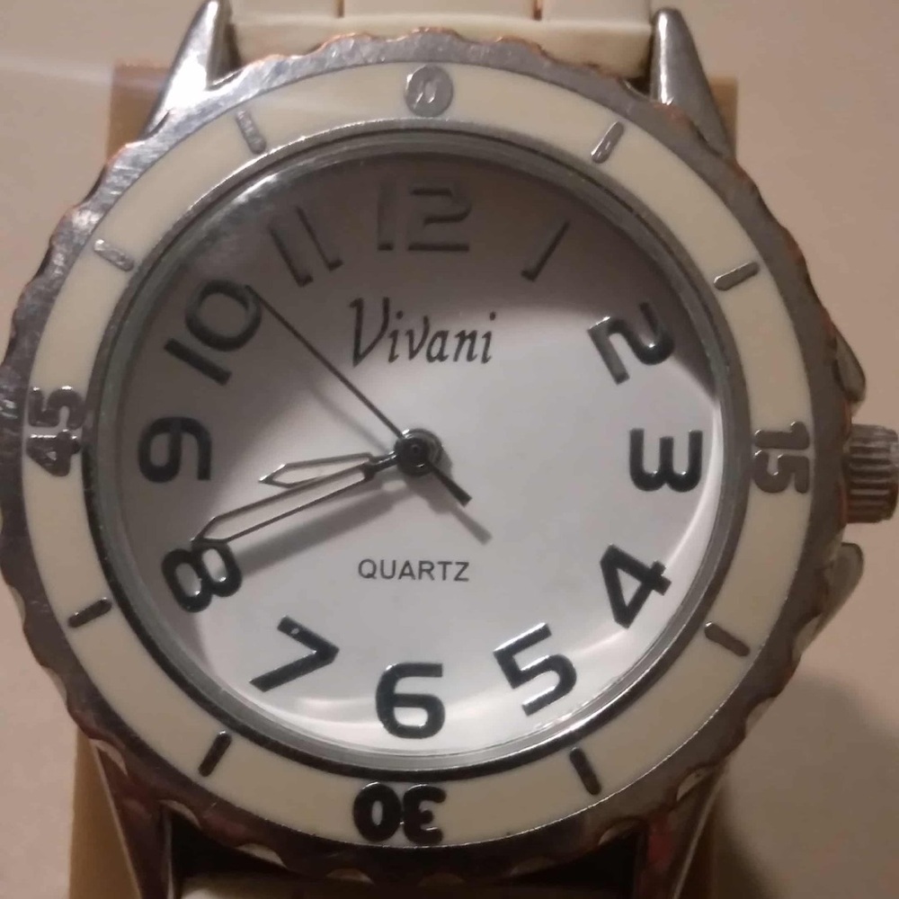 🦋10/$20🦋 Vivani Silver/White Silicone Women's Watch